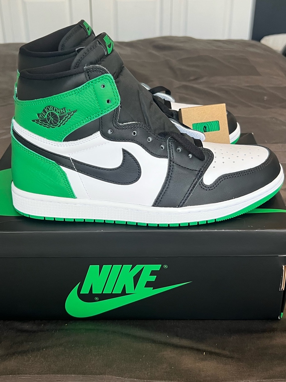 Jordan 1 Retro High OG - Lucky Green